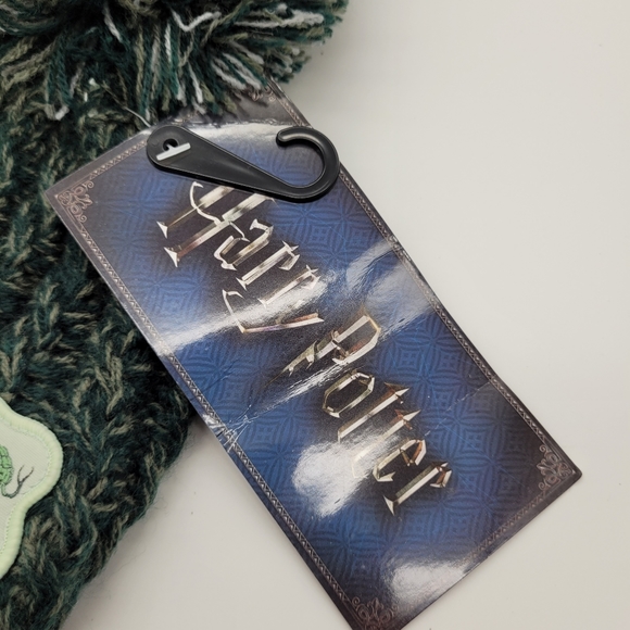 HARRY POTTER | Slytherin knit heathered pompom beanie toque winter hat - Picture 3 of 8